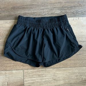 Lululemon Tracker Low-Rise Lined Short “4